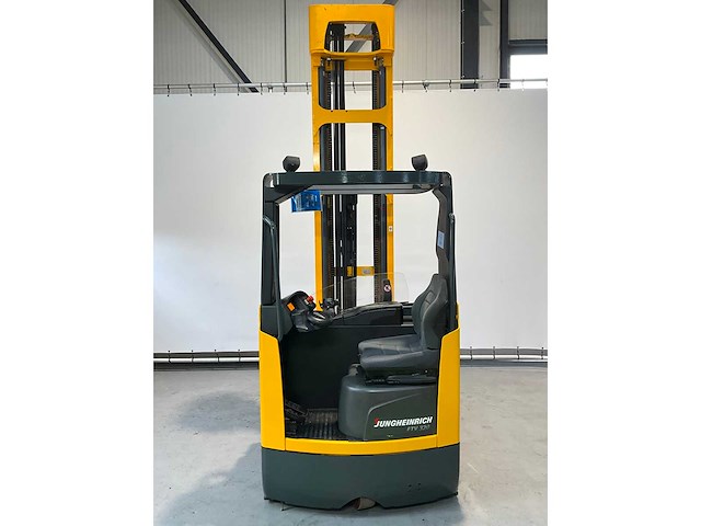 Jungheinrich etv 320 reach truck triplex - sideshift - hydraulisch uitschuifbare lepels - freelift - afbeelding 18 van  23