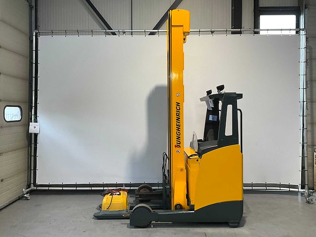 Jungheinrich etv 320 reach truck triplex - sideshift - hydraulisch uitschuifbare lepels - freelift - afbeelding 23 van  23