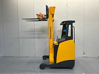 Jungheinrich etv110 - reachtruck - tiplex - freelift - sideshift - acculader - 4761 uur - 6,8m - afbeelding 1 van  17