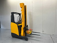 Jungheinrich etv110 - reachtruck - tiplex - freelift - sideshift - acculader - 4761 uur - 6,8m - afbeelding 2 van  17