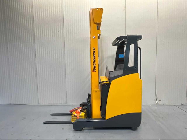 Jungheinrich etv110 - reachtruck - tiplex - freelift - sideshift - acculader - 4761 uur - 6,8m - afbeelding 11 van  17