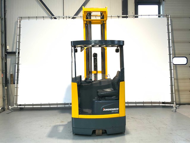 Jungheinrich etv214 reach truck triplex - freelift - afbeelding 16 van  20