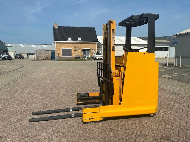 Jungheinrich etva10g reach truck - afbeelding 1 van  12