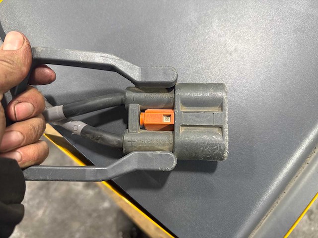 Jungheinrich slt 100 acculader (2x) - afbeelding 6 van  7