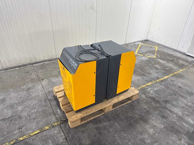 Jungheinrich slt 100 acculader (2x) - afbeelding 6 van  6