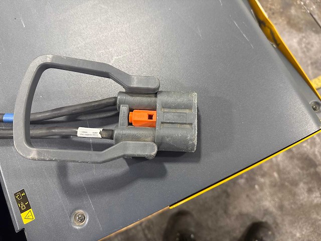 Jungheinrich slt 100 acculader (2x) - afbeelding 4 van  5