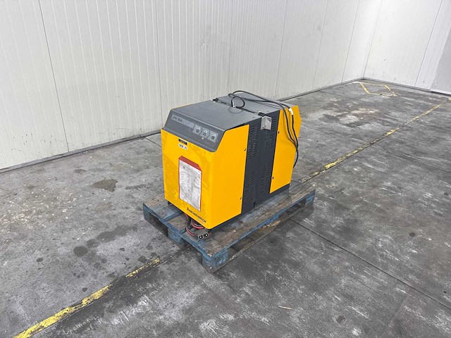 Jungheinrich slt 100 acculader (2x) - afbeelding 1 van  5