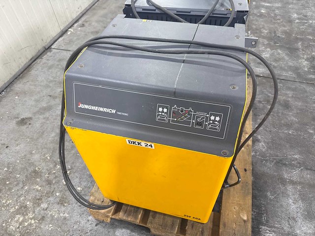 Jungheinrich slt 100 acculader (2x) - afbeelding 3 van  7