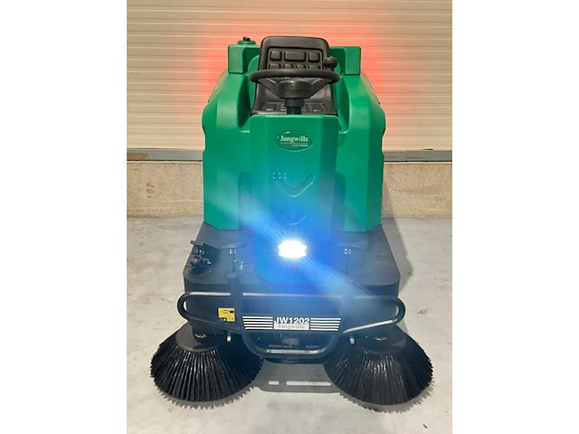 Jungwille - 2026 - jw1202 - zelfrijdende opzitveegmachine - afbeelding 18 van  20