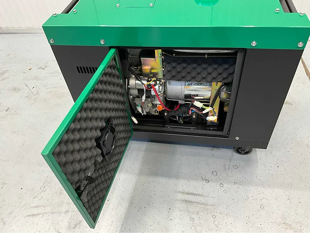 Jungwille jw8500-t3 - silent generator - 8kva - 3000 tpm - afbeelding 18 van  18