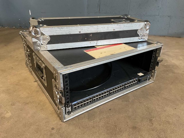 Juniper 48poe ex4200 48-poorts switch - afbeelding 1 van  3
