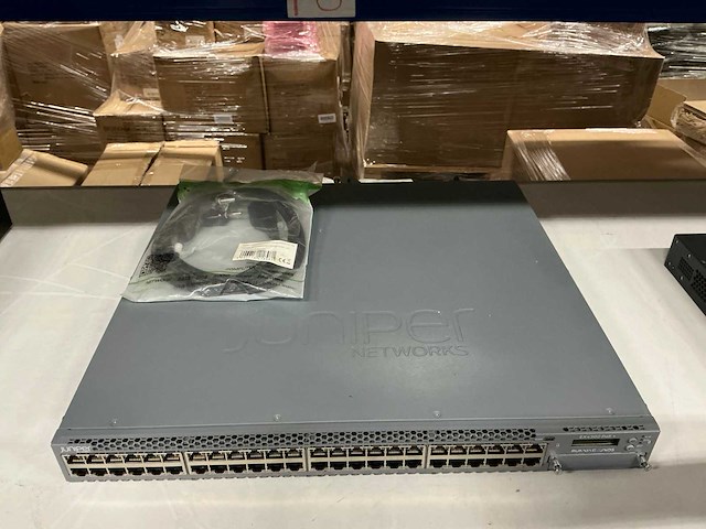 Juniper ex4300 poe+ - afbeelding 1 van  2