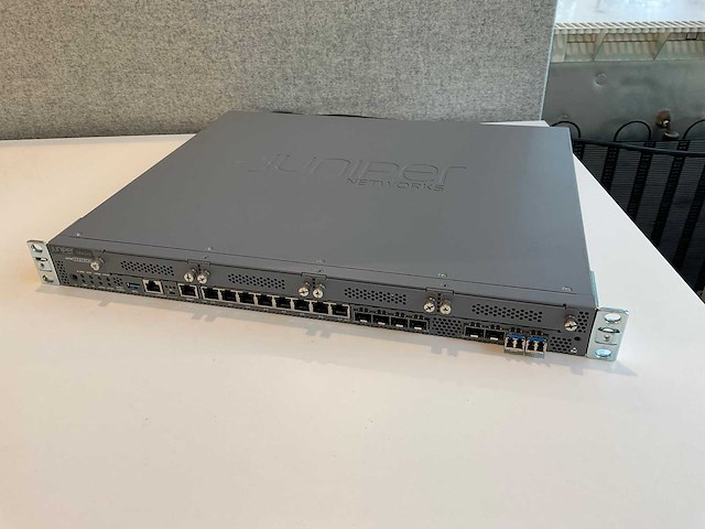 Juniper networks srx345 firewall - afbeelding 1 van  2