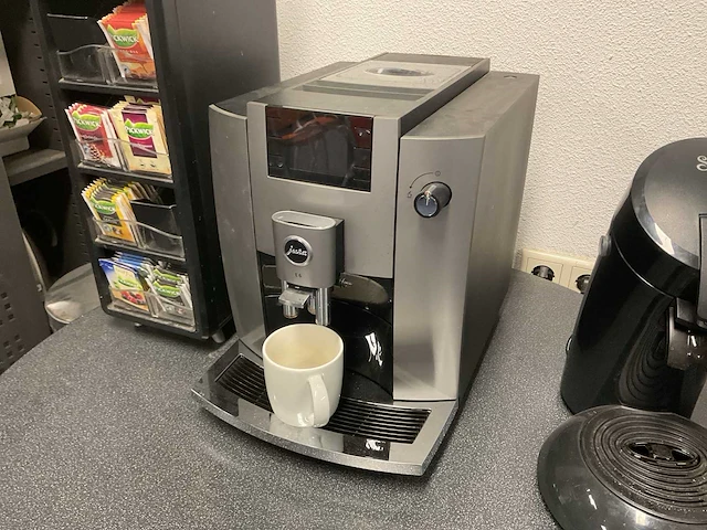 Jura e6 koffiemachine - afbeelding 1 van  1