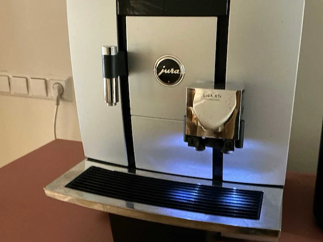 Jura giga x7c professional koffie- & espressomachine - afbeelding 2 van  8