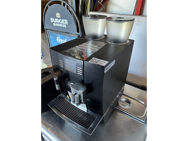 Jura giga x8c koffiemachine met vaste wateraansluiting en melkkoeler - afbeelding 2 van  8
