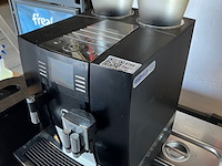 Jura giga x8c koffiemachine met vaste wateraansluiting en melkkoeler - afbeelding 2 van  8