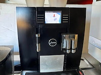 Jura giga x8c koffiemachine met vaste wateraansluiting en melkkoeler - afbeelding 8 van  8