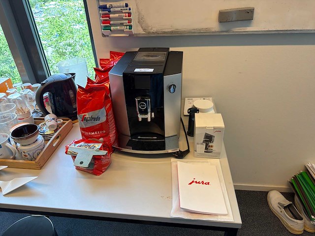 Jura koffie- & espressomachine met toebehoren - afbeelding 2 van  5
