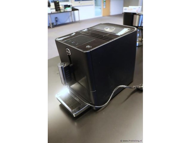 Jura volautomatische espressomachine type 681 - afbeelding 2 van  6