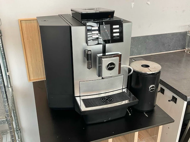 Jura x8 espressomachines met cool control - afbeelding 1 van  5