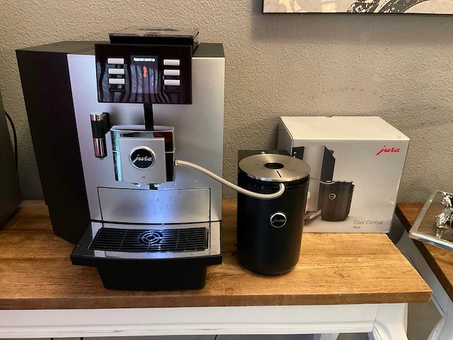 Jura x8 koffiemachine - afbeelding 1 van  13