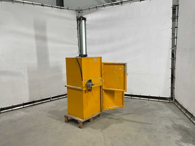 Jurenco - 1999 - cantresse 2000 - meng installatie - afbeelding 1 van  8