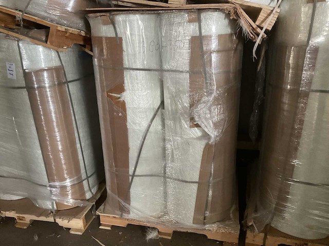 Jushi group - e6crmc350 - polyester poedergebonden glasvezelmatten op rol (628 kg) - afbeelding 1 van  3