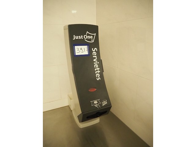Just one - afbeelding 1 van  3