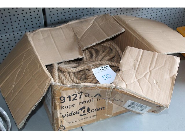 Jute touw in doos. - afbeelding 1 van  2