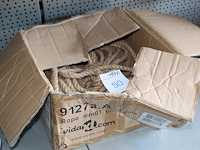 Jute touw in doos. - afbeelding 1 van  2