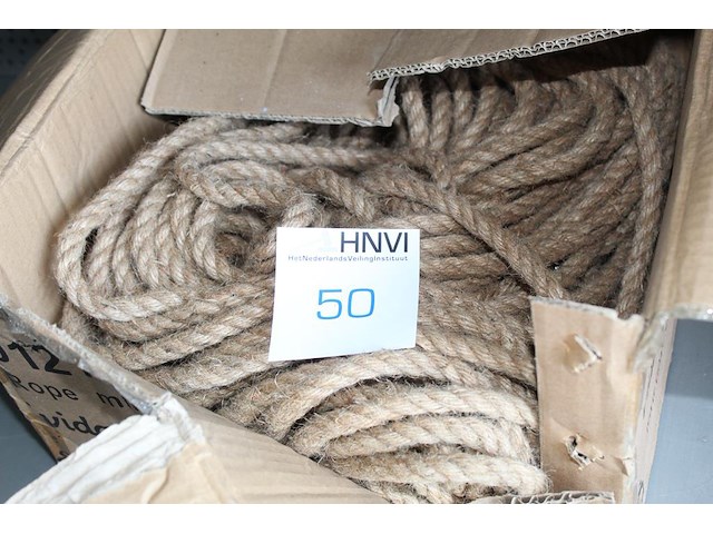 Jute touw in doos. - afbeelding 2 van  2