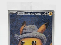 Kaart, pokémon, pikachu with grey felt hat svp 085 promo, 2023 - afbeelding 2 van  4