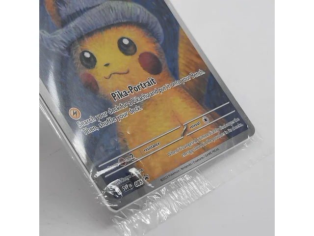 Kaart, pokémon, pikachu with grey felt hat svp 085 promo, 2023 - afbeelding 3 van  4