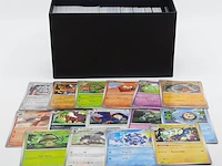 Kaarten in doos, pokémon, scarlet&violet black volt