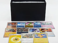 Kaarten in doos, pokémon, scarlet&violet white flare