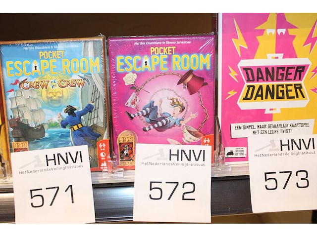 Kaartspel 999games pocket escape room in wonderland. - afbeelding 1 van  2