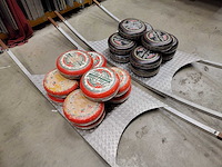 Kaasdrager + 10 kazen (2x) - afbeelding 1 van  3