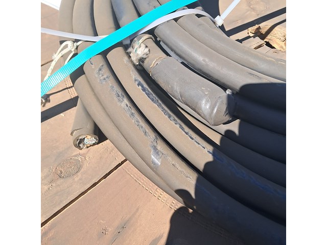 Kabel op houten haspel - afbeelding 2 van  4