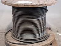 Kabel op houten haspel
