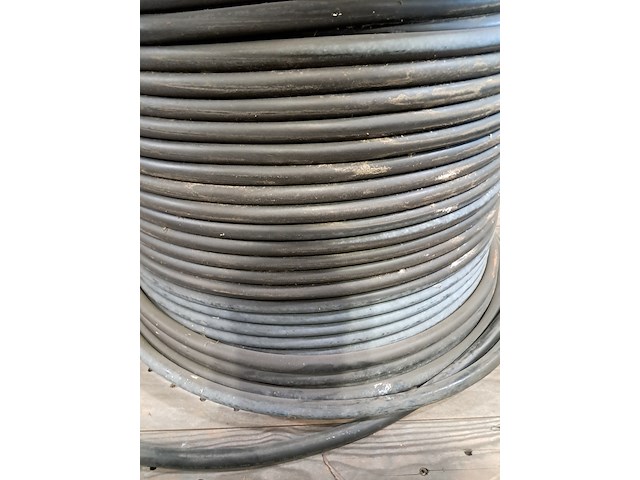 Kabel op houten haspel - afbeelding 3 van  6