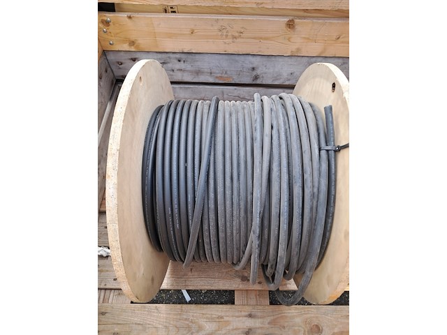 Kabel op houten haspel - afbeelding 2 van  6