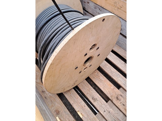 Kabel op houten haspel - afbeelding 6 van  6
