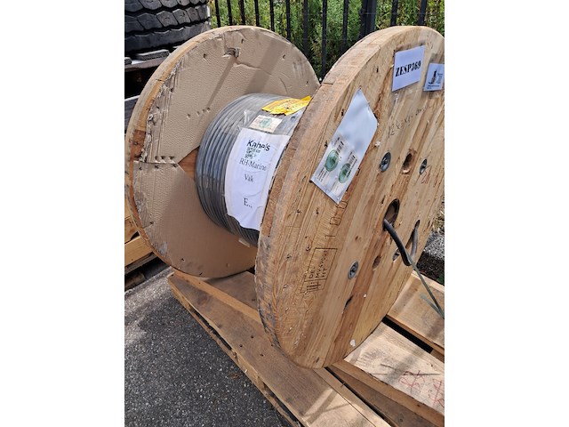 Kabel op houten haspel - afbeelding 4 van  5