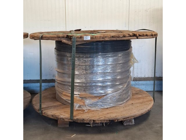Kabel op houten haspel - afbeelding 1 van  6