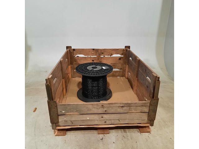 Kabel op kunstof haspel - afbeelding 1 van  5