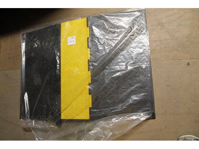 Kabelbrug hbm 80 cm met klep en 2 kanalen, koppelbaar. - afbeelding 1 van  1