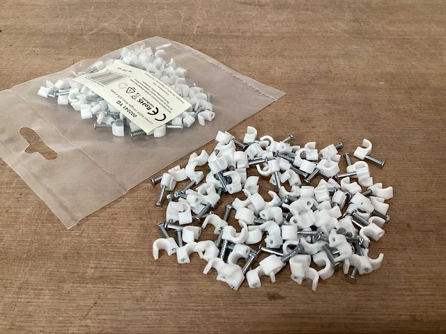 Kabelclip 4mm wit, zak 100 stuks (400x) - afbeelding 1 van  3