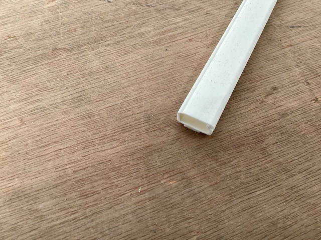 Kabelgoot 7x12, zelfklevend, lengte 95 cm (550x) - afbeelding 2 van  4