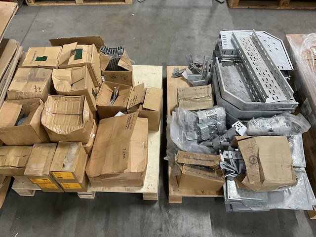 Kabelgoot delen en bevestigingsonderdelen - afbeelding 1 van  7